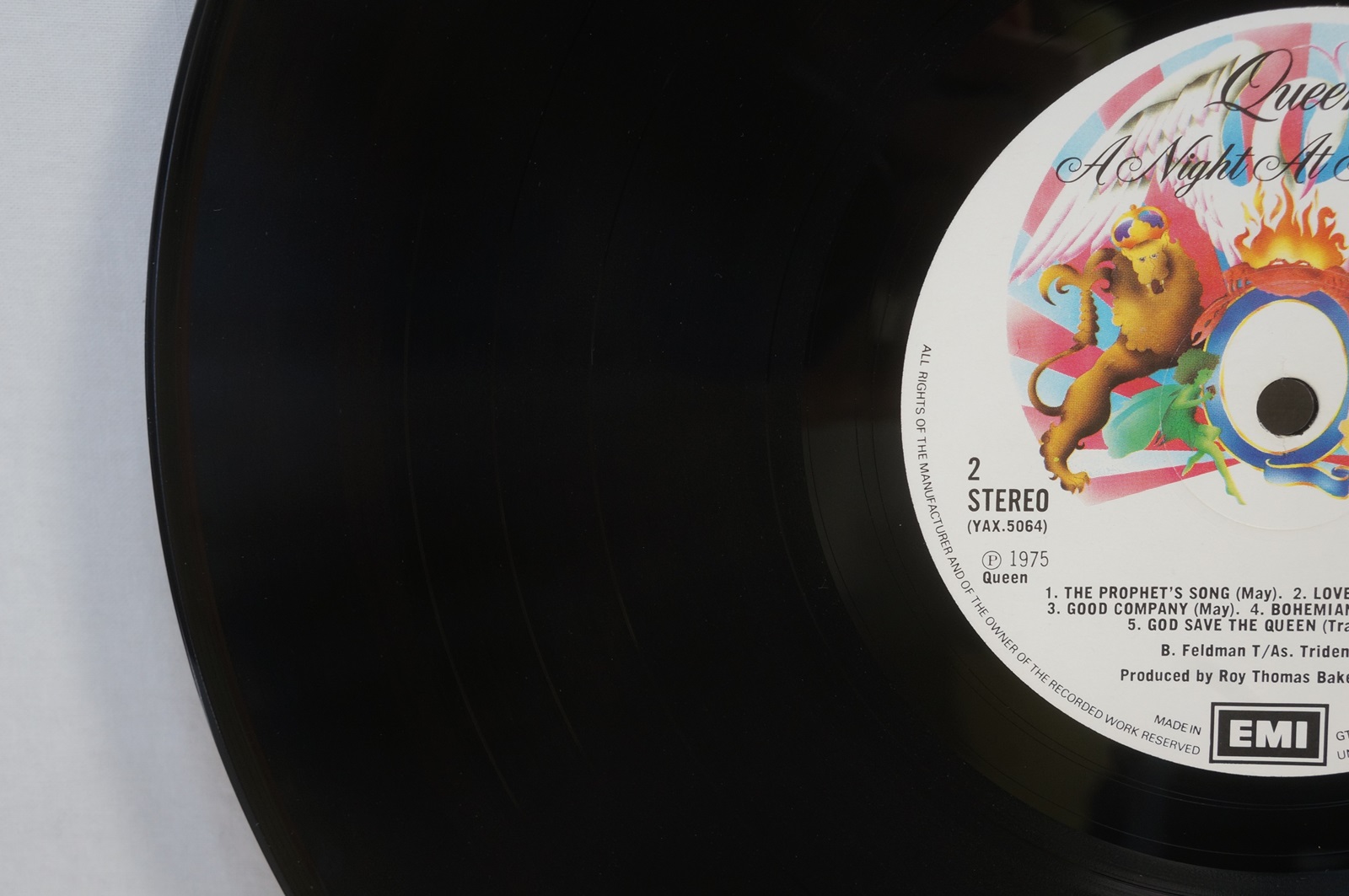 Queen im going slightly mad. Роджер тейлор i'm going slightly mad. Roblox квинка. I m queen песня. Queen 1973.
